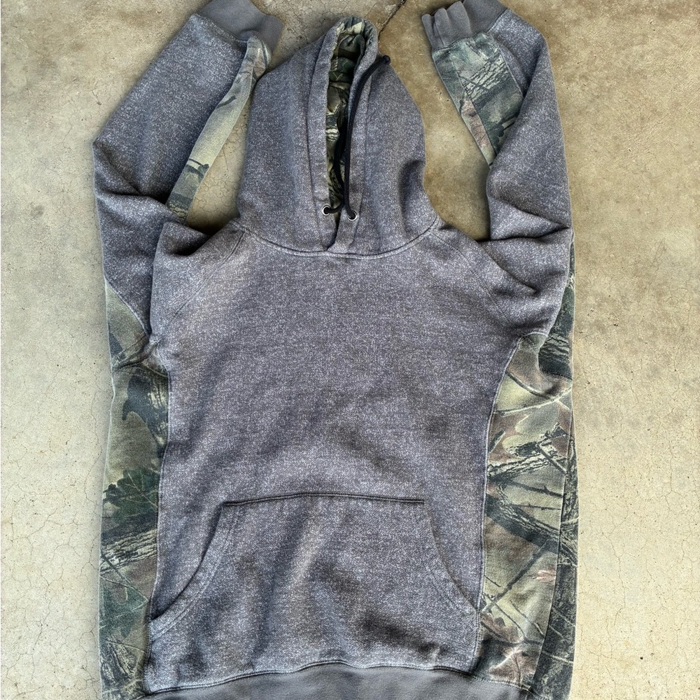 Grey underarm camo trail crest hoodie